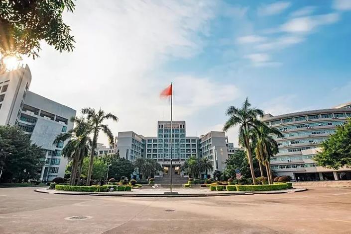 廣東工業(yè)大學(xué)三重四極桿液相色譜質(zhì)譜聯(lián)用儀等設(shè)備