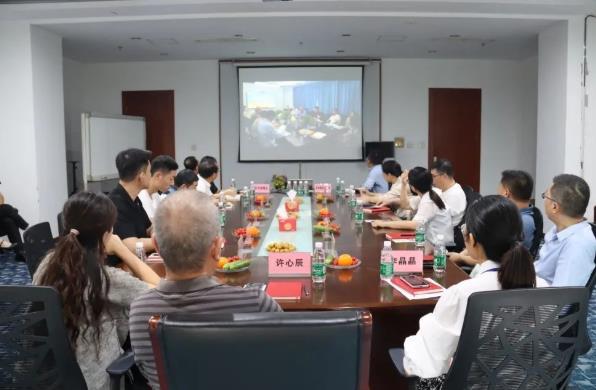 昆山地區(qū)環(huán)保企業(yè)座談會(huì)在江蘇天瑞儀器公司順利召開