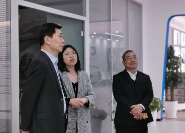 中國中小企業(yè)國際合作協(xié)會(huì)總經(jīng)濟(jì)師張曉輝